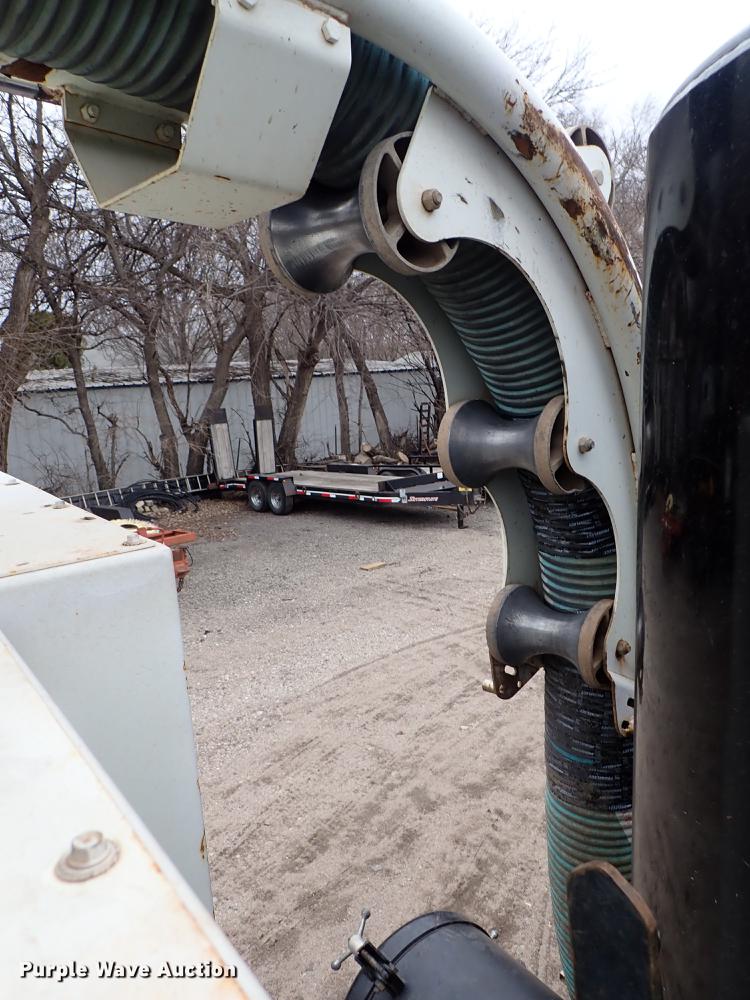 image for item DC1352 2008 Volvo VHD hydrovac truck