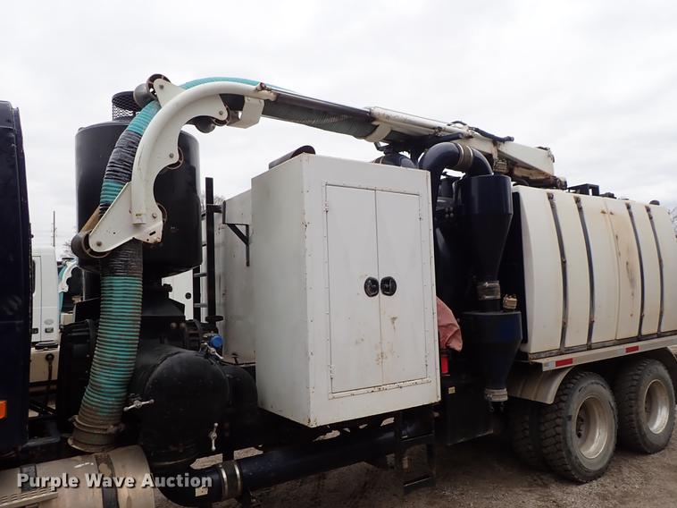 image for item DC1352 2008 Volvo VHD hydrovac truck