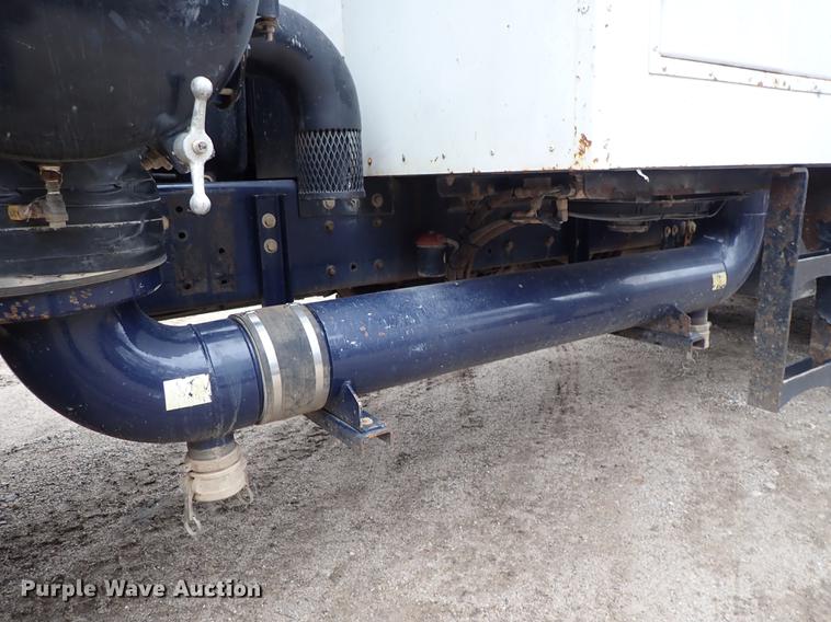 image for item DC1352 2008 Volvo VHD hydrovac truck