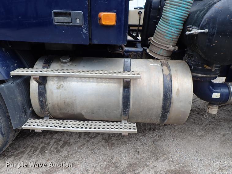 image for item DC1352 2008 Volvo VHD hydrovac truck