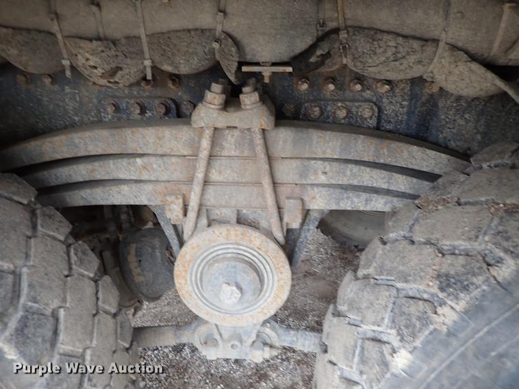 image for item DC1352 2008 Volvo VHD hydrovac truck