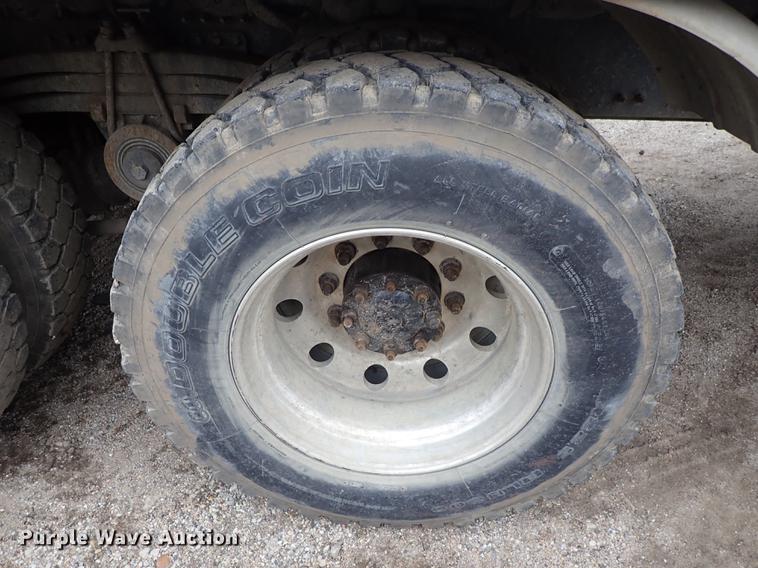 image for item DC1352 2008 Volvo VHD hydrovac truck