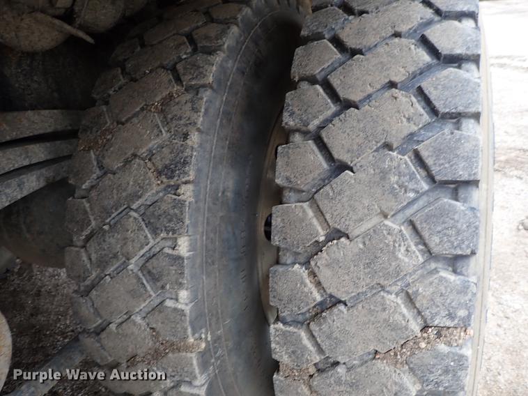 image for item DC1352 2008 Volvo VHD hydrovac truck