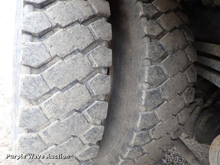 image for item DC1352 2008 Volvo VHD hydrovac truck