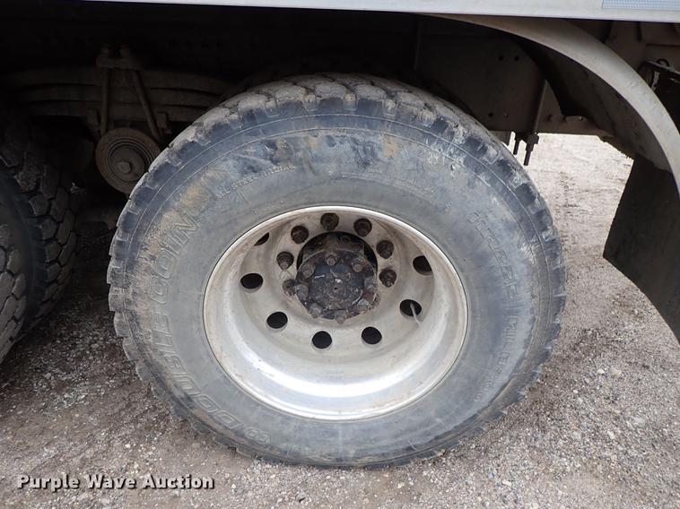 image for item DC1352 2008 Volvo VHD hydrovac truck