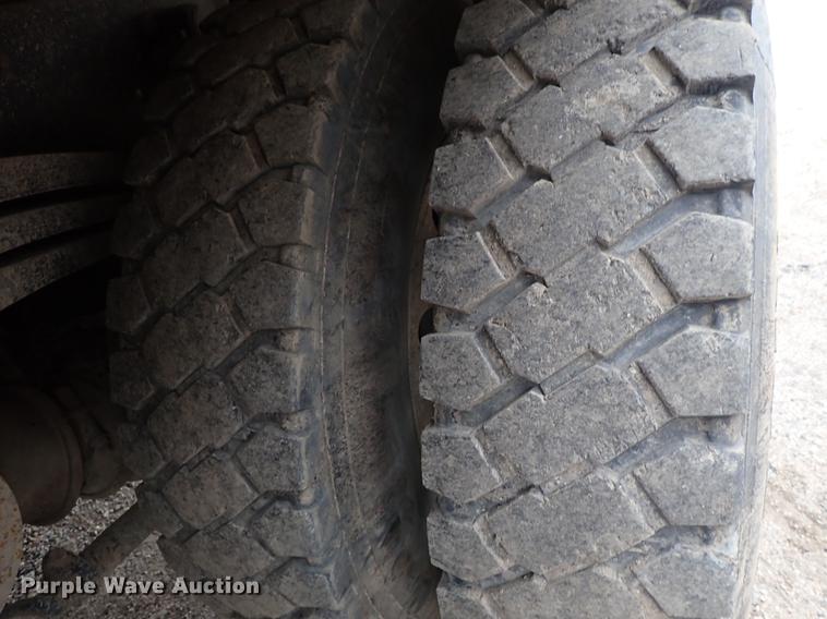 image for item DC1352 2008 Volvo VHD hydrovac truck