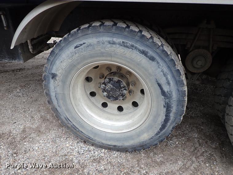 image for item DC1352 2008 Volvo VHD hydrovac truck