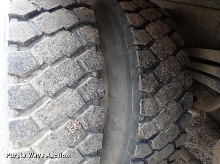 image for item DC1352 2008 Volvo VHD hydrovac truck