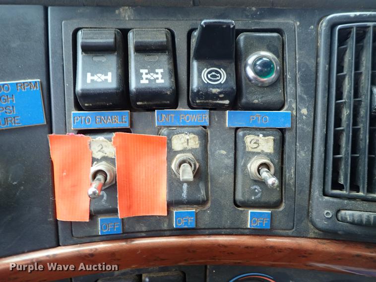 image for item DC1352 2008 Volvo VHD hydrovac truck