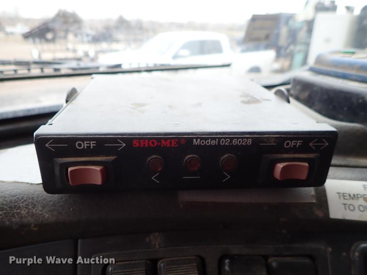 image for item DC1352 2008 Volvo VHD hydrovac truck