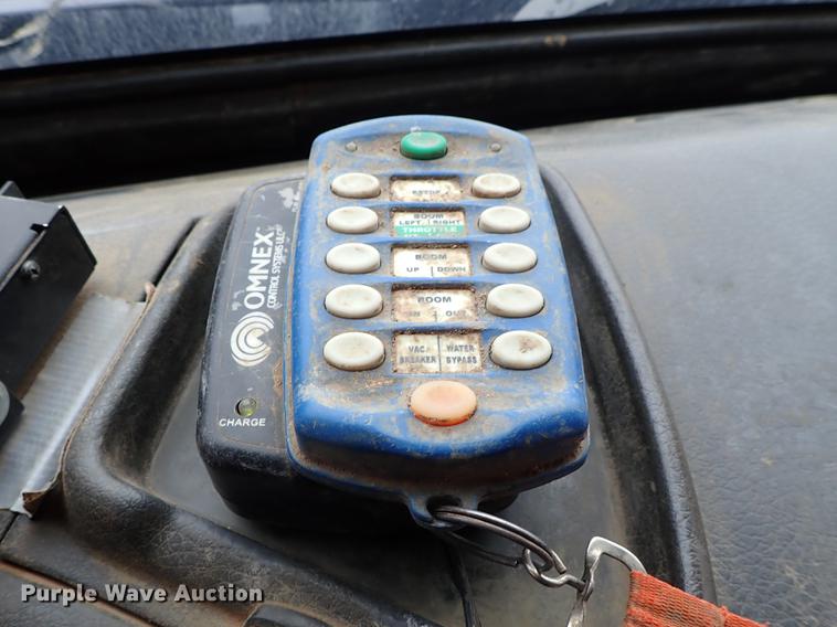 image for item DC1352 2008 Volvo VHD hydrovac truck