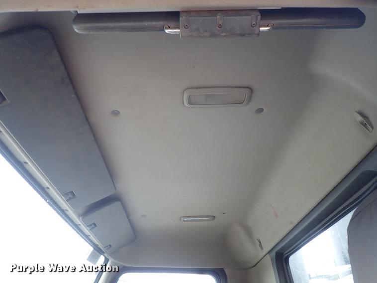 image for item DC1352 2008 Volvo VHD hydrovac truck