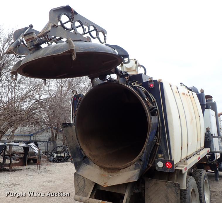 image for item DC1352 2008 Volvo VHD hydrovac truck