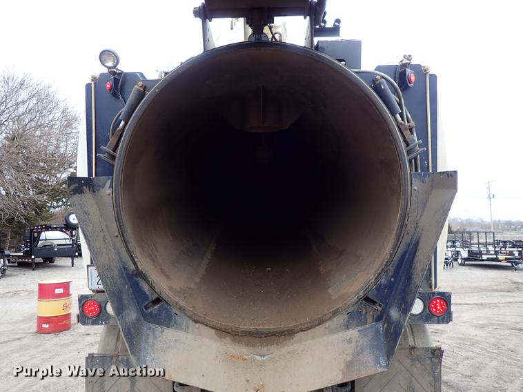 image for item DC1352 2008 Volvo VHD hydrovac truck