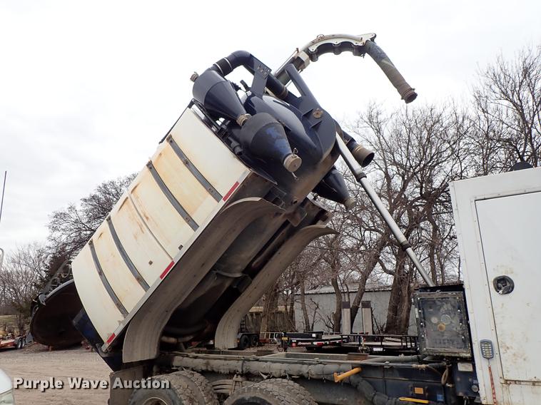 image for item DC1352 2008 Volvo VHD hydrovac truck