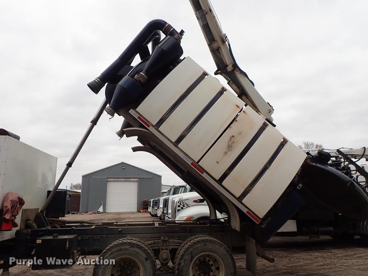 image for item DC1352 2008 Volvo VHD hydrovac truck