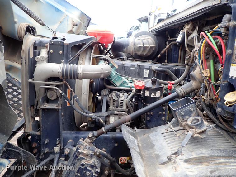 image for item DC1352 2008 Volvo VHD hydrovac truck