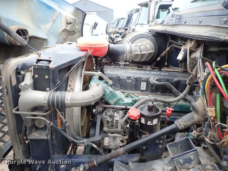 image for item DC1352 2008 Volvo VHD hydrovac truck