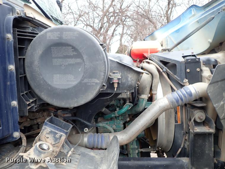 image for item DC1352 2008 Volvo VHD hydrovac truck