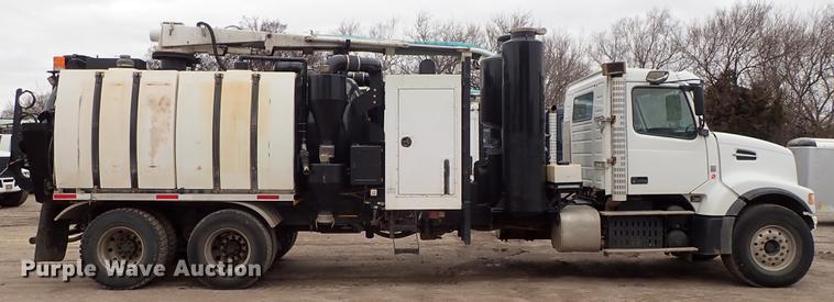 image for item DC1353 2011 Volvo VHD hydrovac truck