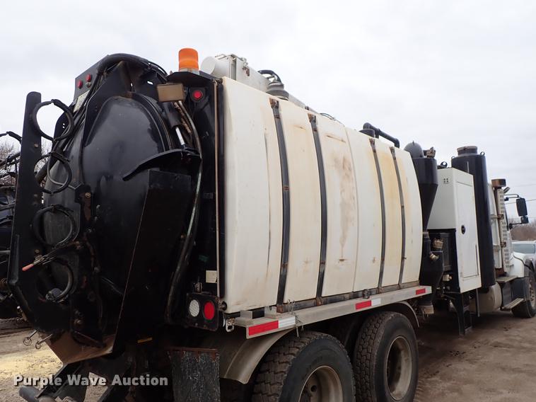 image for item DC1353 2011 Volvo VHD hydrovac truck