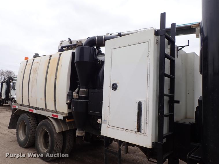 image for item DC1353 2011 Volvo VHD hydrovac truck
