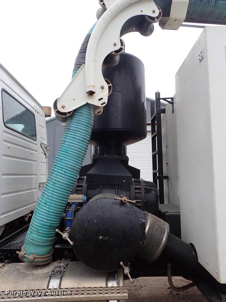 image for item DC1353 2011 Volvo VHD hydrovac truck