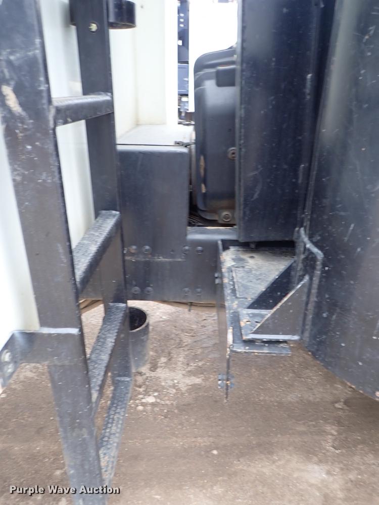 image for item DC1353 2011 Volvo VHD hydrovac truck