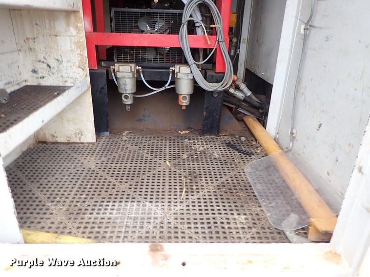 image for item DC1353 2011 Volvo VHD hydrovac truck