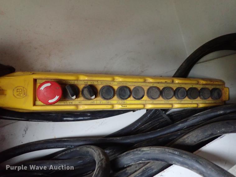 image for item DC1353 2011 Volvo VHD hydrovac truck