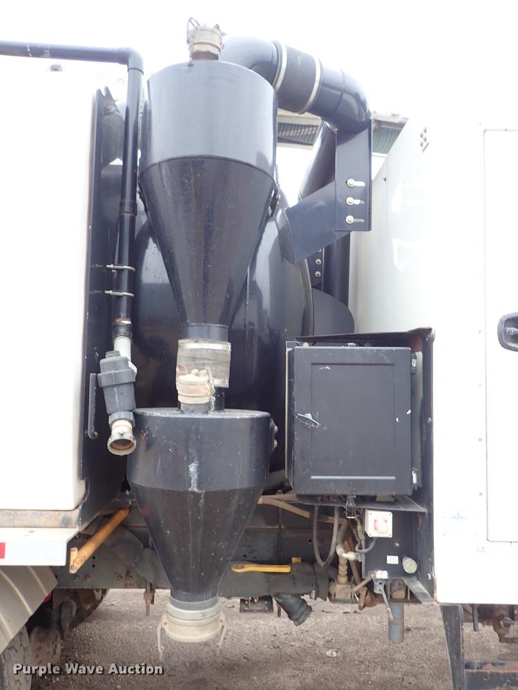 image for item DC1353 2011 Volvo VHD hydrovac truck