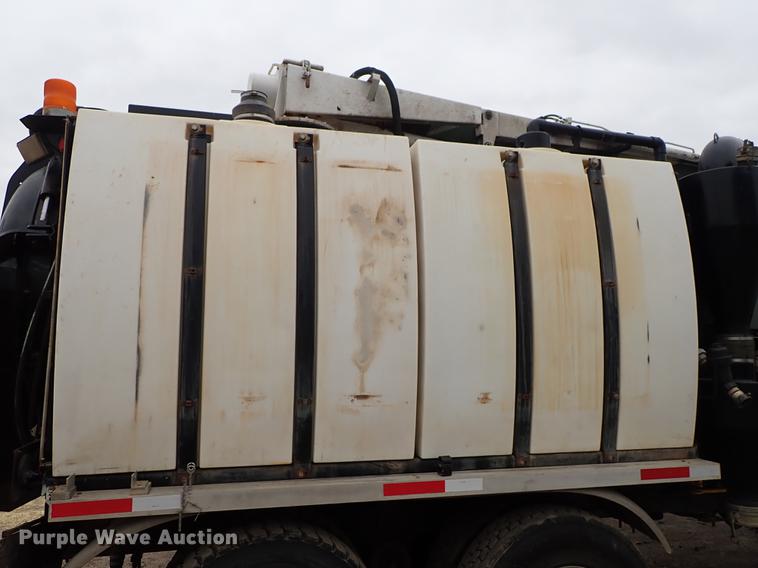 image for item DC1353 2011 Volvo VHD hydrovac truck