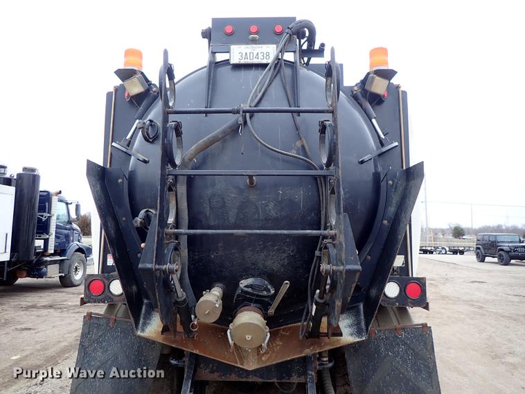 image for item DC1353 2011 Volvo VHD hydrovac truck