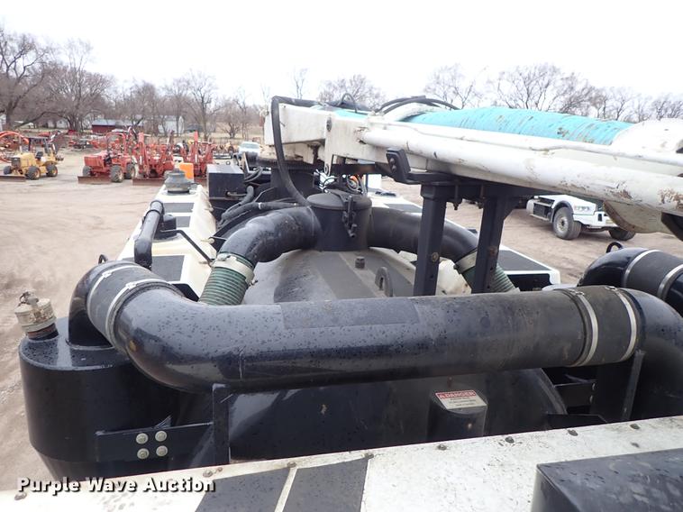 image for item DC1353 2011 Volvo VHD hydrovac truck
