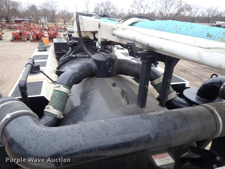 image for item DC1353 2011 Volvo VHD hydrovac truck