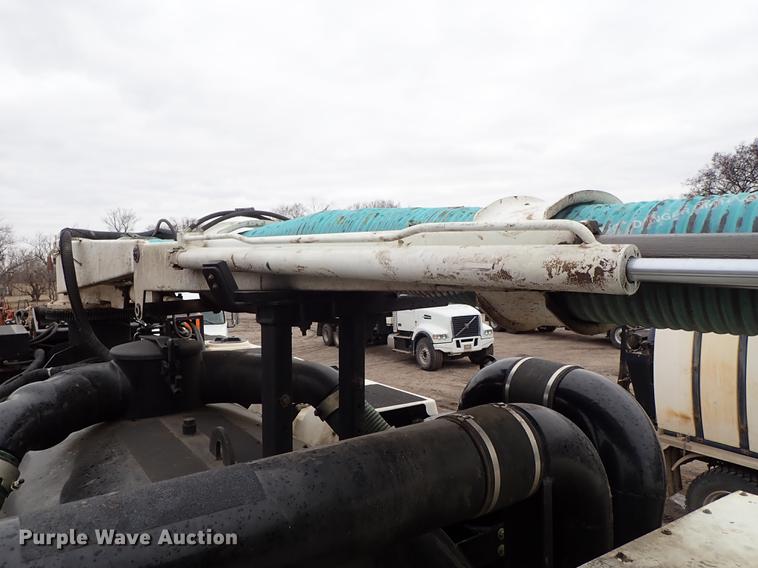 image for item DC1353 2011 Volvo VHD hydrovac truck