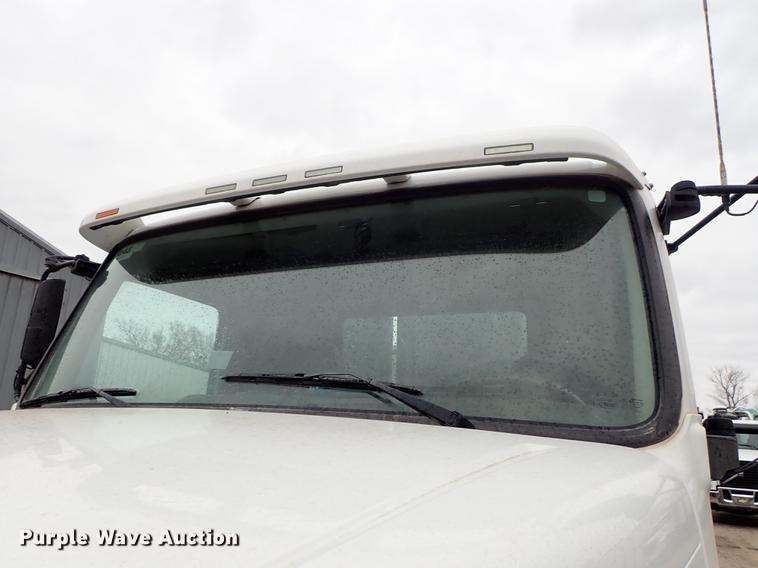 image for item DC1353 2011 Volvo VHD hydrovac truck