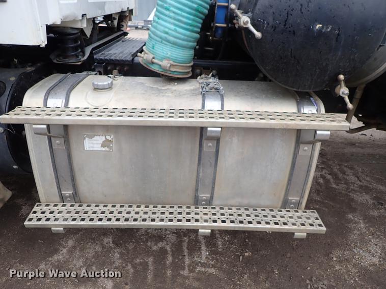 image for item DC1353 2011 Volvo VHD hydrovac truck