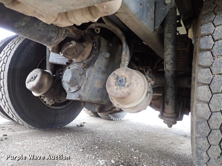 image for item DC1353 2011 Volvo VHD hydrovac truck