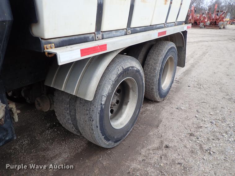 image for item DC1353 2011 Volvo VHD hydrovac truck