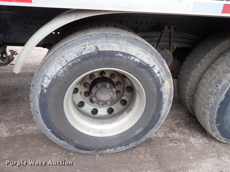 image for item DC1353 2011 Volvo VHD hydrovac truck