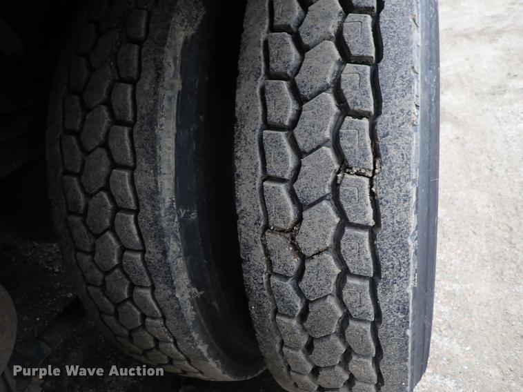 image for item DC1353 2011 Volvo VHD hydrovac truck