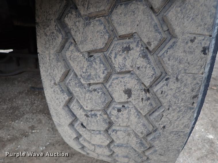 image for item DC1353 2011 Volvo VHD hydrovac truck