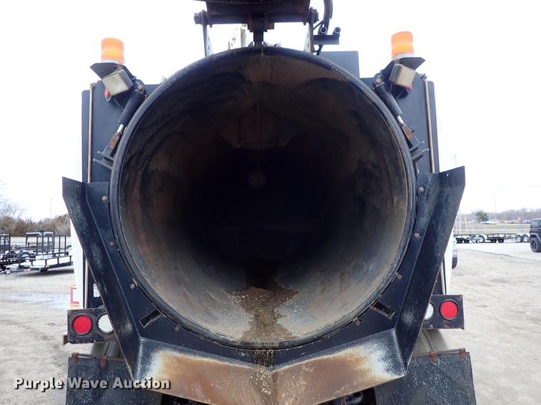 image for item DC1353 2011 Volvo VHD hydrovac truck