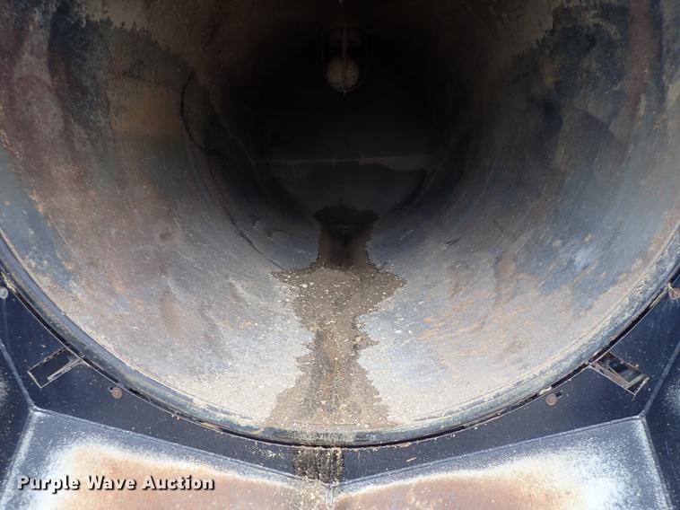 image for item DC1353 2011 Volvo VHD hydrovac truck