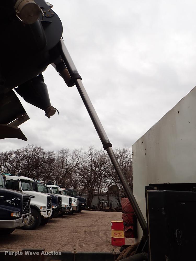 image for item DC1353 2011 Volvo VHD hydrovac truck