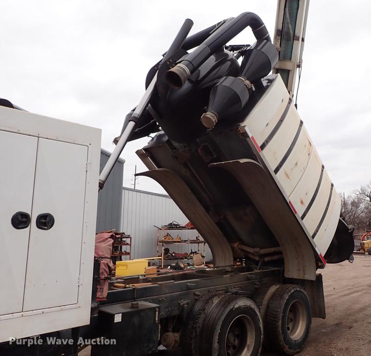 image for item DC1353 2011 Volvo VHD hydrovac truck