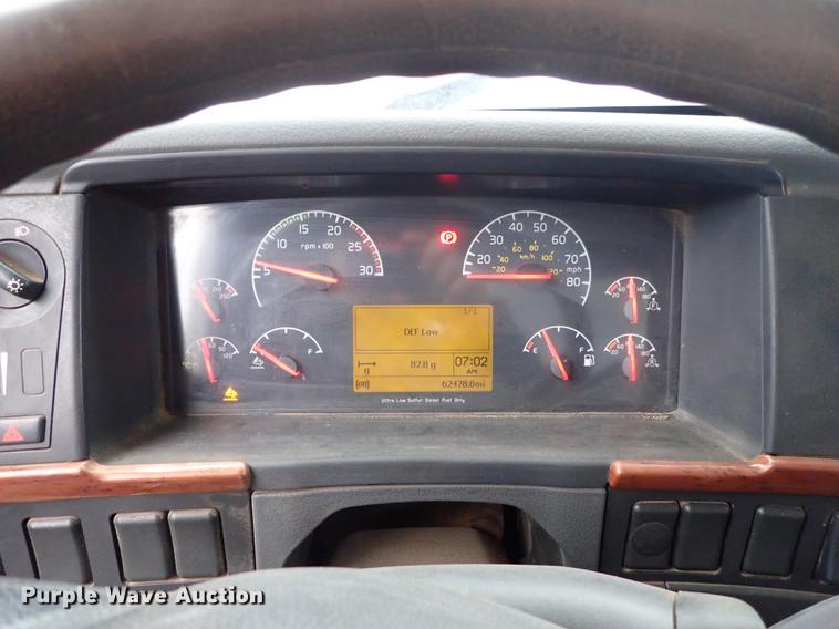 image for item DC1353 2011 Volvo VHD hydrovac truck