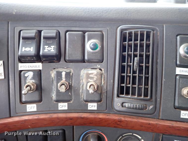 image for item DC1353 2011 Volvo VHD hydrovac truck