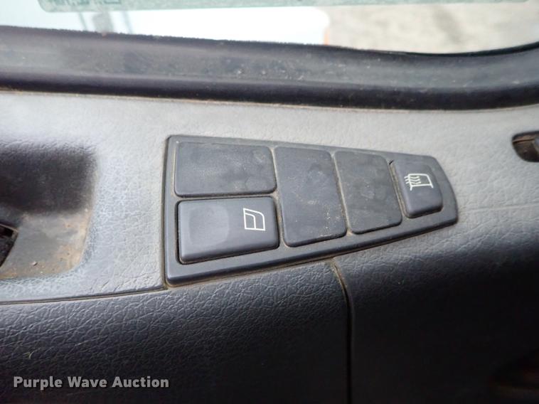 image for item DC1353 2011 Volvo VHD hydrovac truck